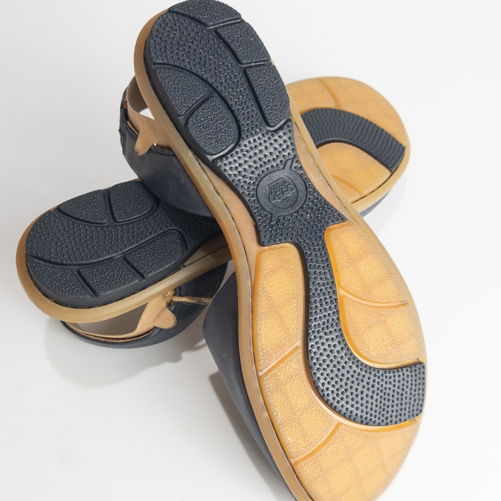 Born Trang Sandals -8 - Picture 4 of 6